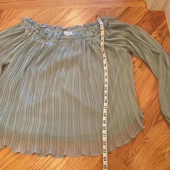 She + Sky pleated lined off the shoulder blouse mint green size large - Picture 3 of 6